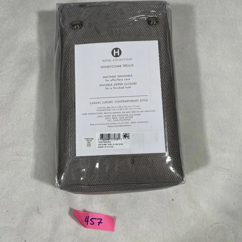 NIB‎ Hotel Collection Honeycomb Trellis Quilted (1) Standard Sham